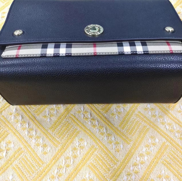 BURBERRY Hackberry leather cross-body bag - Picture 4 of 7